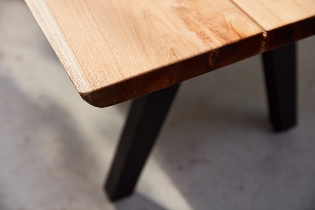 detail of Pure dining table